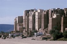 Dar-Sheban, die eindrückliche Fassade der Hochhäuser aus Ton
