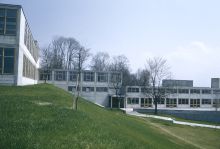 Side view of the main section of the School of Design in Ulm